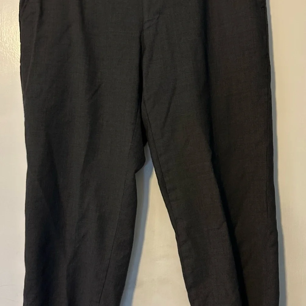 Men’s Renoir suit, gray.